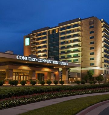 Embassy Suites Charlotte Golf Resort