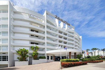 DoubleTree by Hilton Cairns
