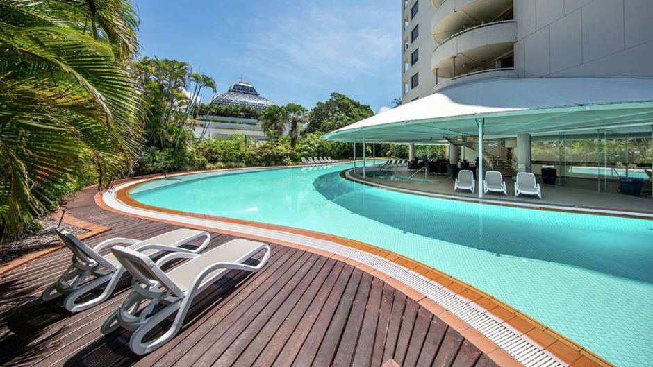 Hilton Cairns Pool
