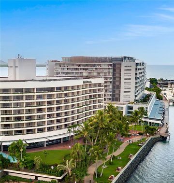 Hilton Cairns