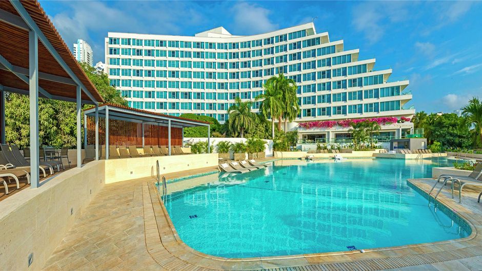 Hilton Cartagena Hotel Pool