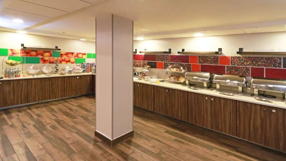 Hampton Inn by Hilton Chihuahua City Restaurant