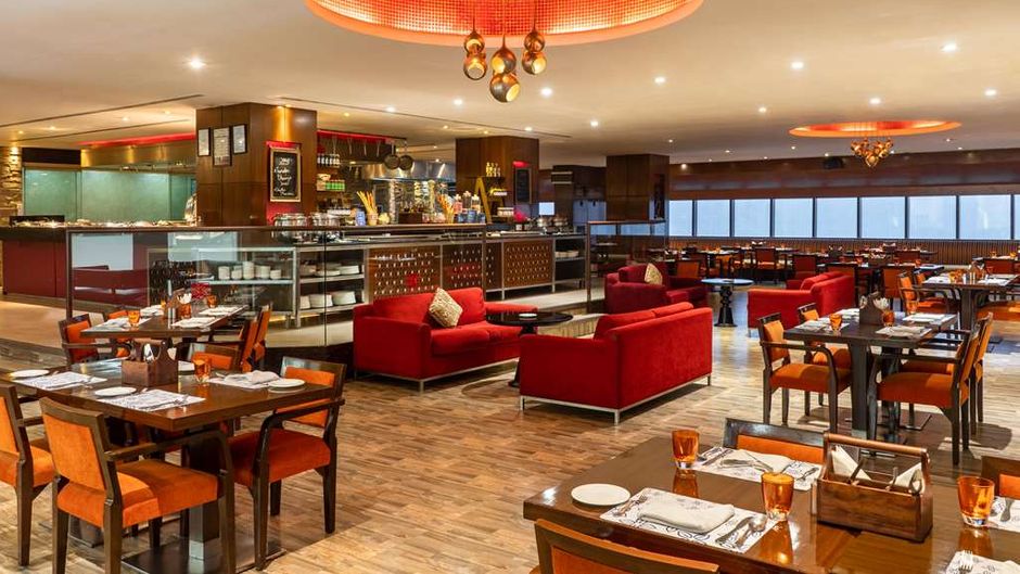 Hilton Garden Inn New Delhi/Saket Restaurant