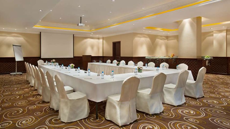 DoubleTree by Hilton Hotel Dhahran Meeting