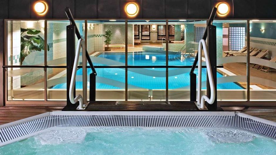 Hilton Dresden Pool