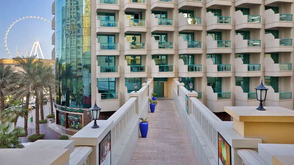 Hilton Dubai Jumeirah Exterior