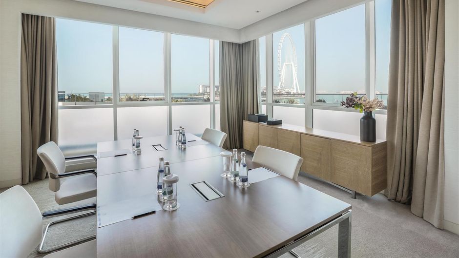DoubleTree by Hilton - Jumeirah Beach Meeting