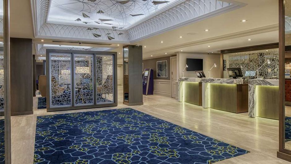 Hilton East Midlands Airport Lobby