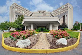 DoubleTree by Hilton Hotel Newark Airprt