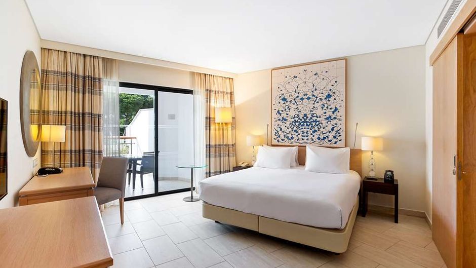Hilton Vilamoura As Cascatas Golf Resort Room
