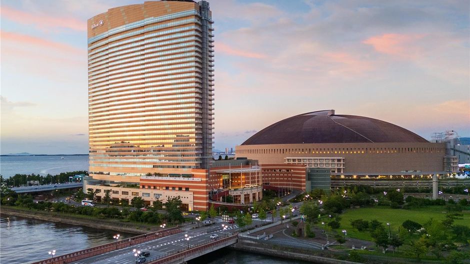 Hilton Fukuoka Sea Hawk Exterior