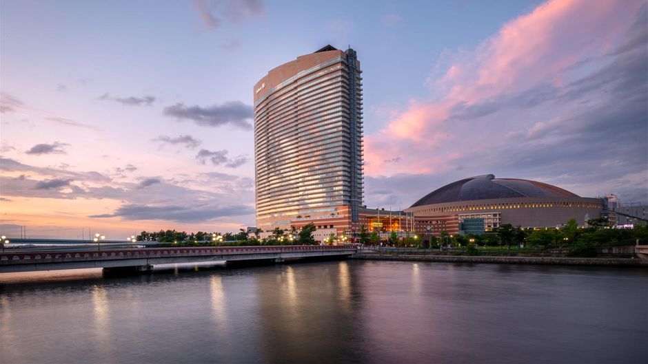 Hilton Fukuoka Sea Hawk Exterior
