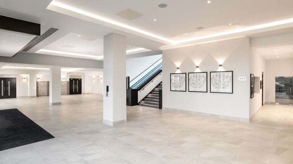 Hilton London Gatwick Airport Lobby
