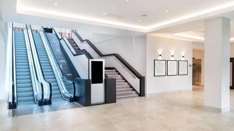Hilton London Gatwick Airport Lobby