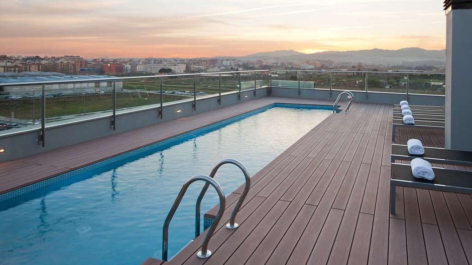 DoubleTree by Hilton Hotel Girona Pool