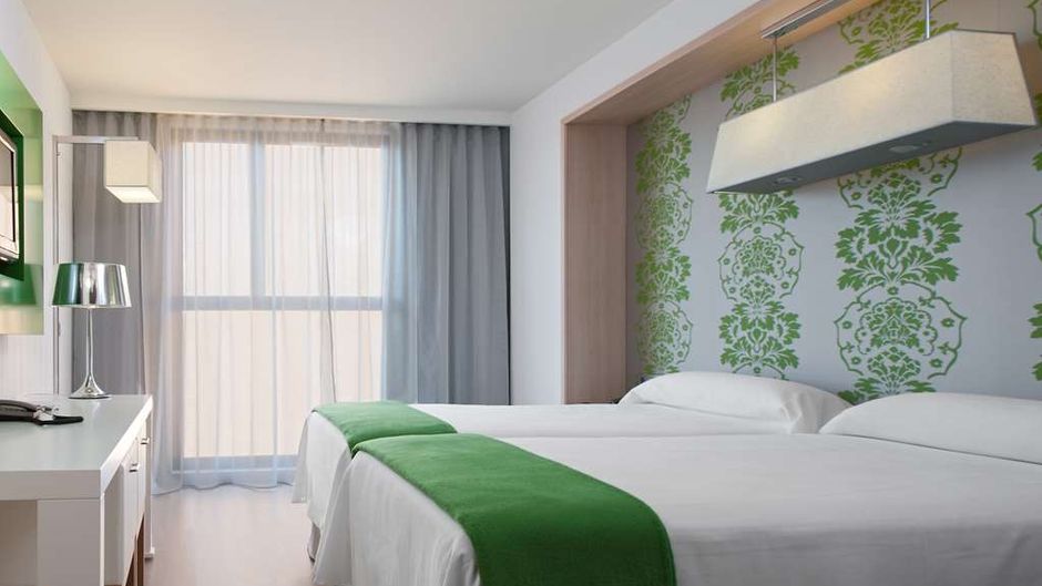 DoubleTree by Hilton Hotel Girona Room