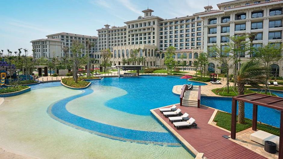 Hilton Haikou Meilan Pool