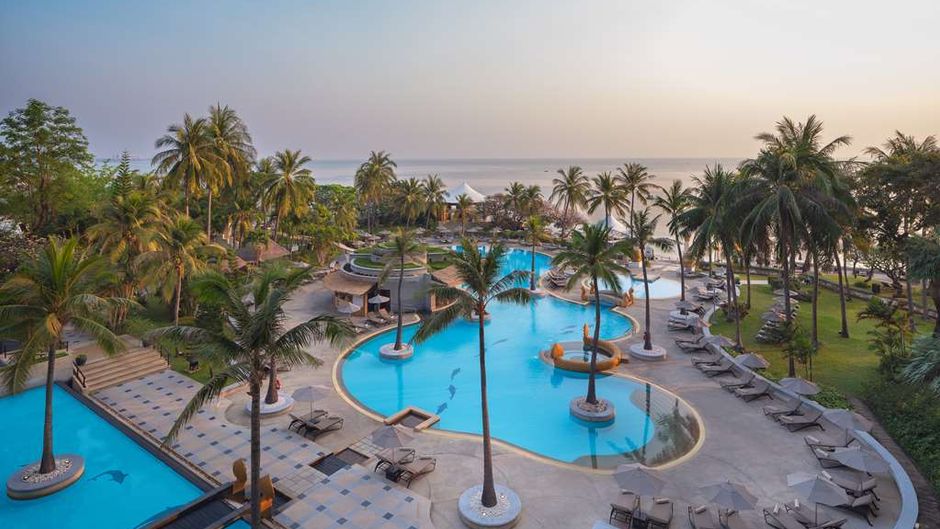 Hilton Hua Hin Resort & Spa Pool