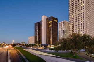 DoubleTree by Hilton Greenway Plaza