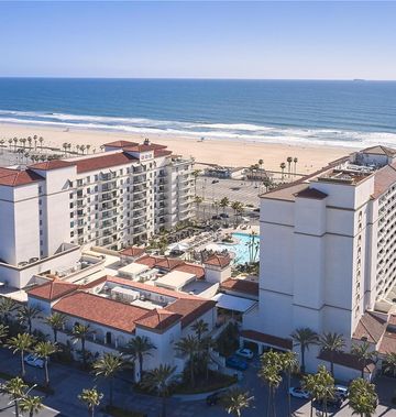 Waterfront Beach Resort, a Hilton Hotel