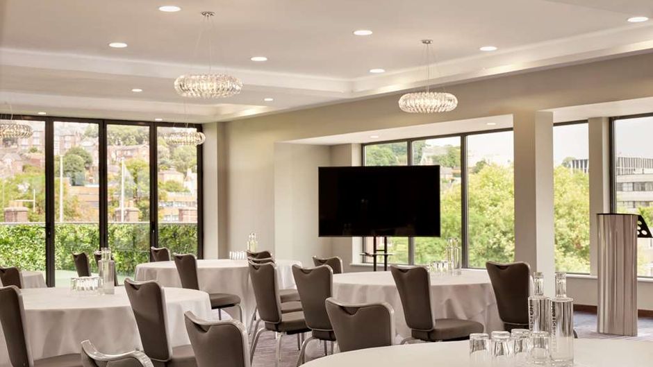 DoubleTree by Hilton Hotel Lincoln Meeting
