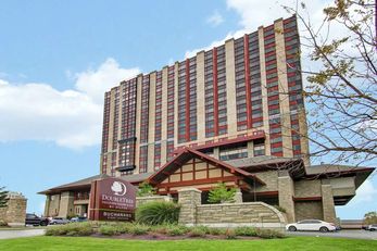 Doubletree Fallsview Resort & Spa
