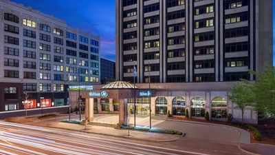 Hilton Indianapolis Hotel & Suites
