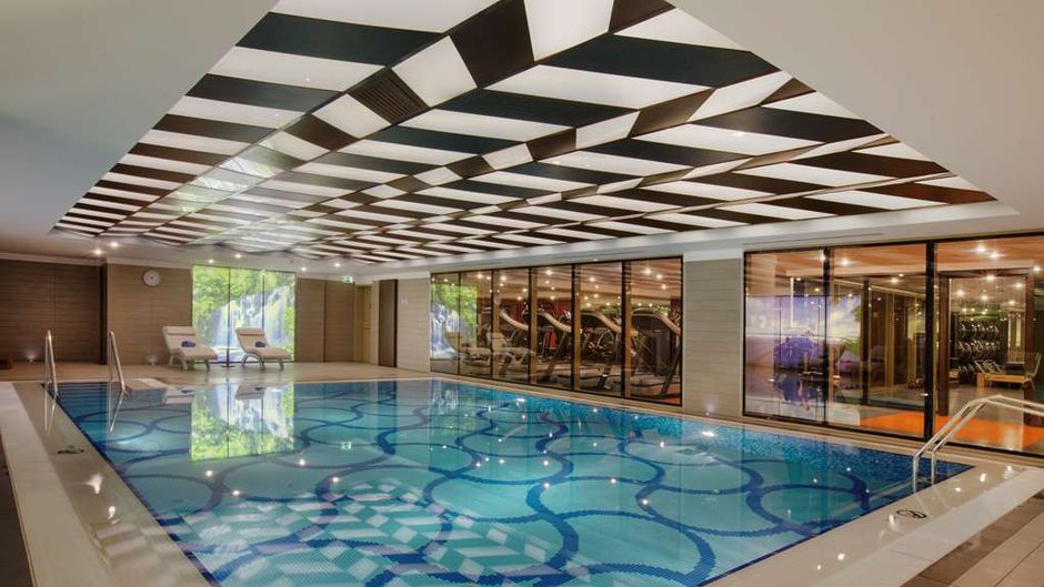 Doubletree By Hilton Istanbul - Avcilar Pool