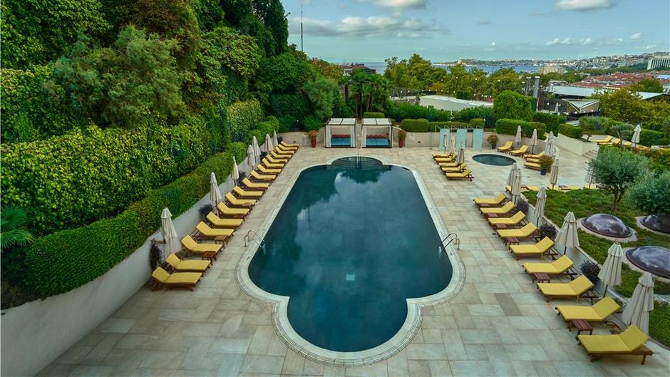 Conrad Istanbul Bosphorus Pool