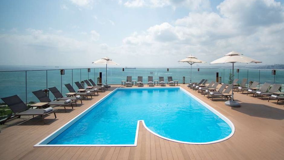 DoubleTree by Hilton Istanbul - Moda Pool