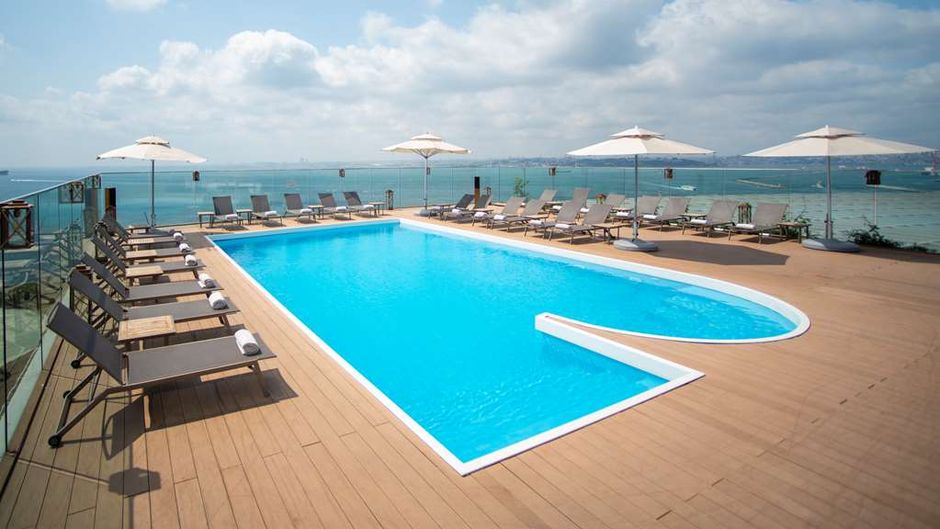 DoubleTree by Hilton Istanbul - Moda Pool