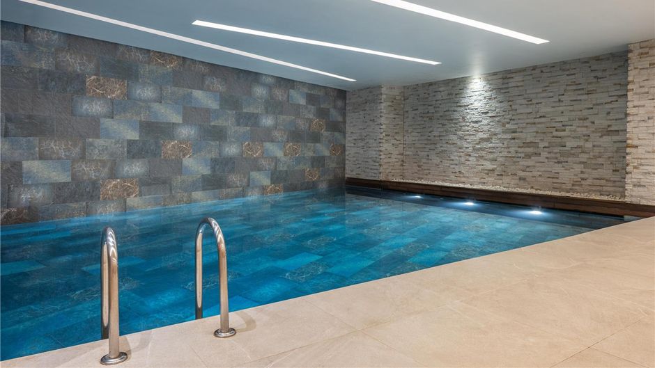 DoubleTree by Hilton Istanbul - Moda Pool
