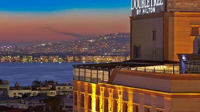 DoubleTree by Hilton Izmir - Alsancak