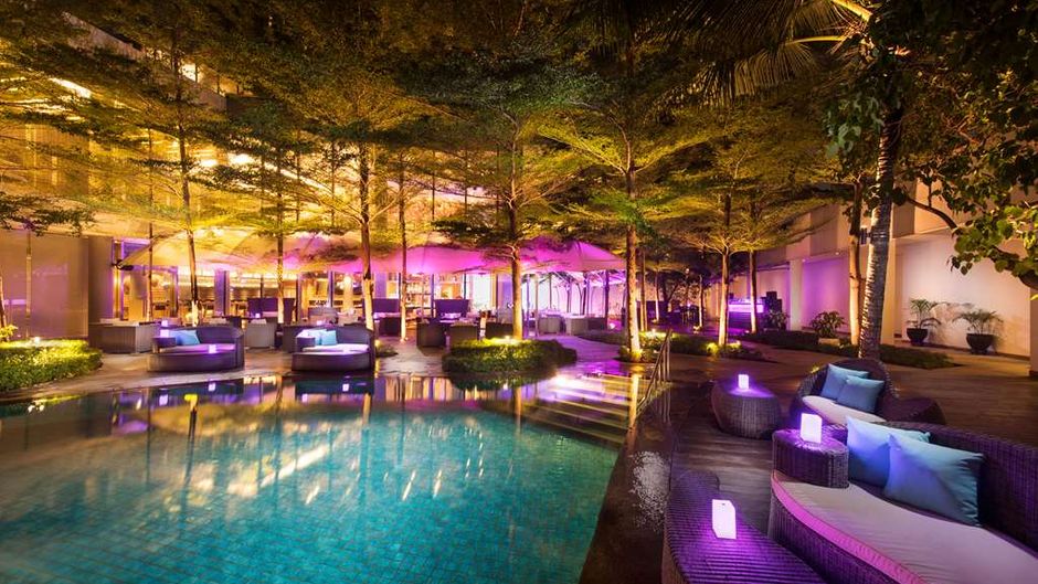 DoubleTree by Hilton Jakarta Diponegoro Pool
