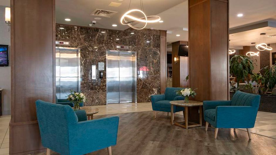 Doubletree By Hilton Kamloops Lobby