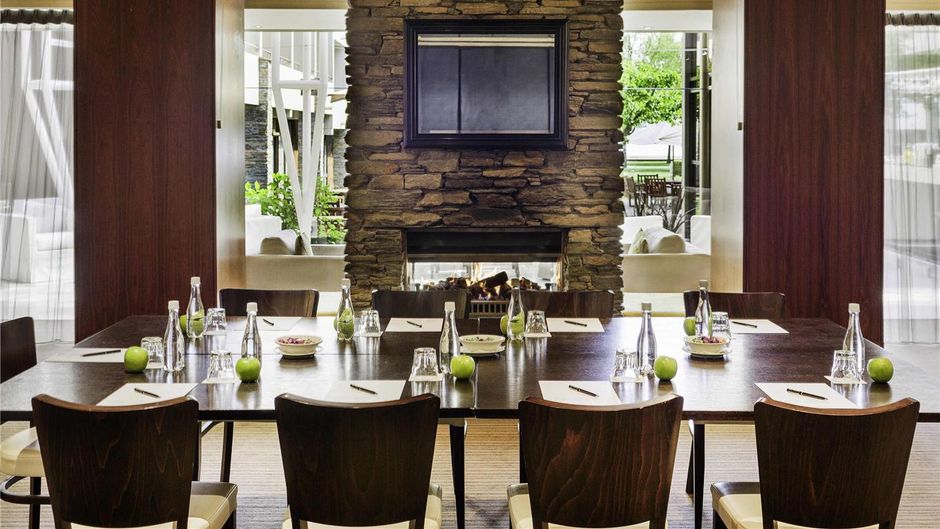 Novotel Queenstown Lakeside Meeting