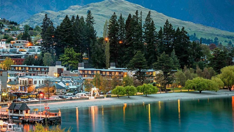 Novotel Queenstown Lakeside Exterior
