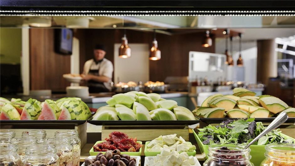 Novotel Queenstown Lakeside Restaurant