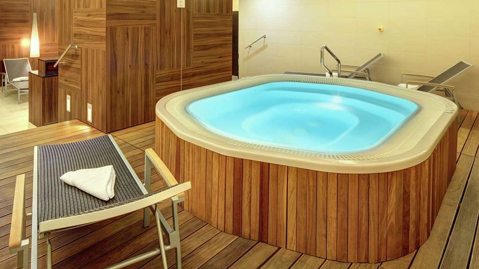 Doubletree by Hilton Hotel Kosice Pool