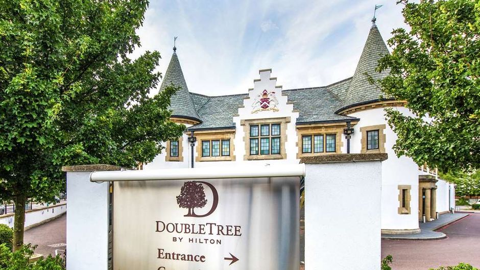 DoubleTree by Hilton London Heathrow Exterior