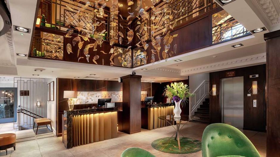 Hilton London Hyde Park Lobby