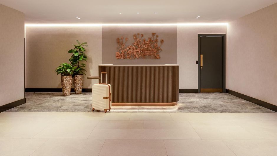 Hilton London Metropole Lobby