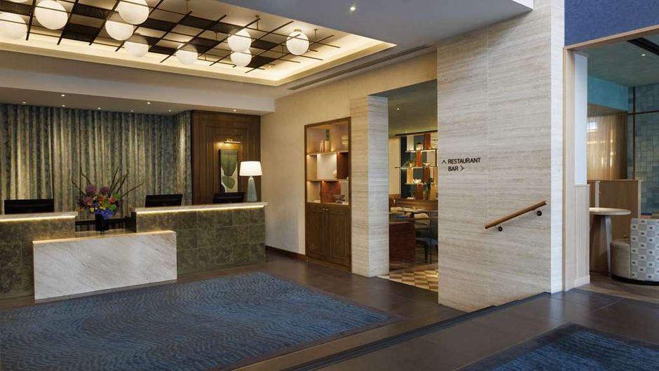 DoubleTree by Hilton London - Victoria Lobby