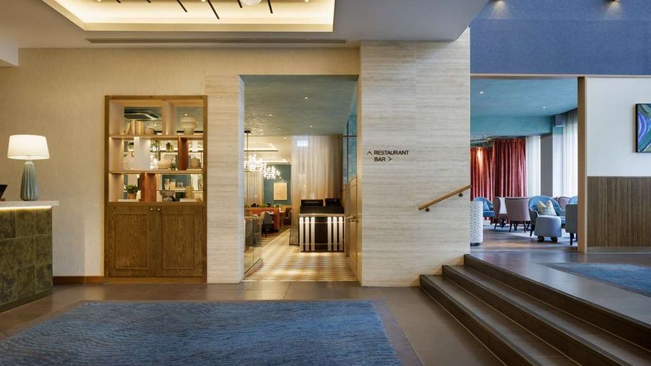 DoubleTree by Hilton London - Victoria Lobby