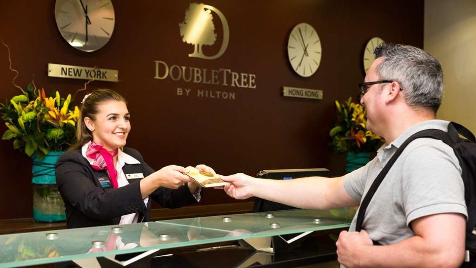 Doubletree by Hilton Hotel Milton Keynes Lobby