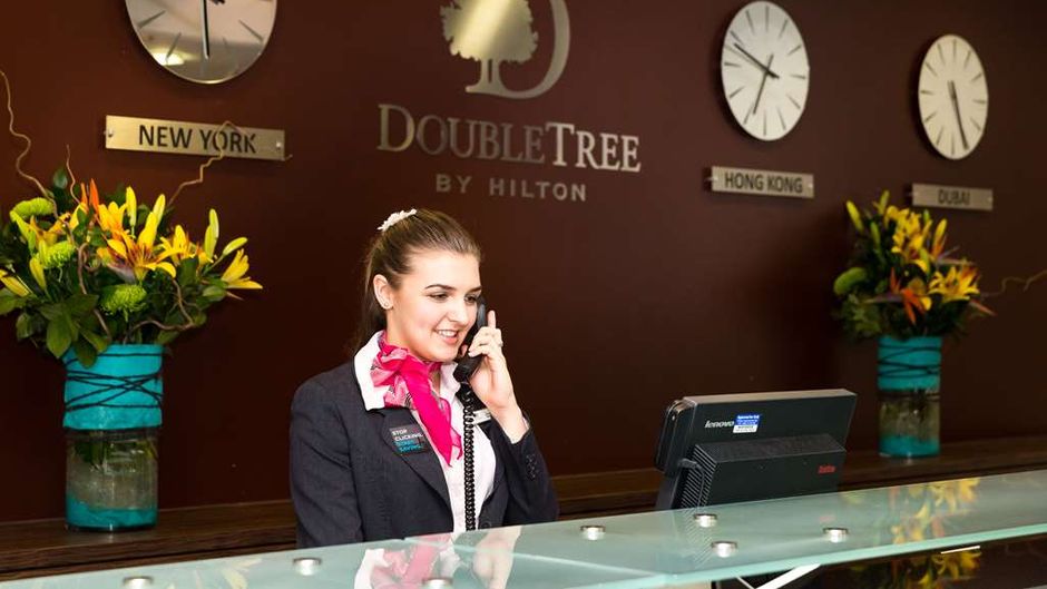 Doubletree by Hilton Hotel Milton Keynes Lobby