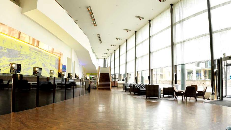 DoubleTree by Hilton Hotel Manchester Lobby