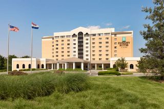 Embassy Suites Hotel Airport