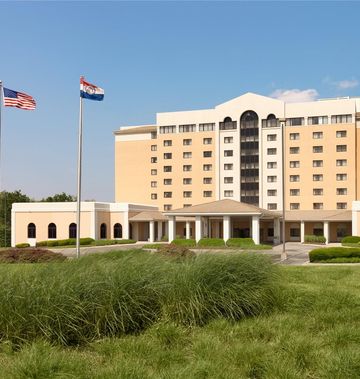 Embassy Suites Hotel Airport