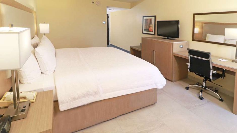 Hampton Inn by Hilton Monterrey-Airport Room